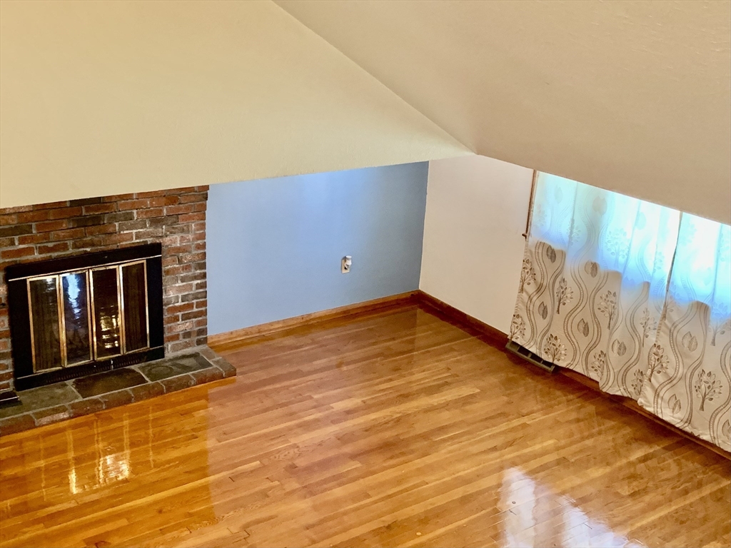 105 Massasoit Ave