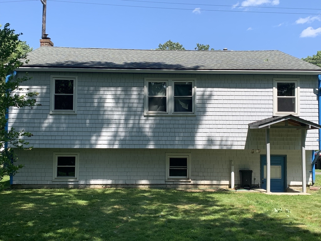 105 Massasoit Ave