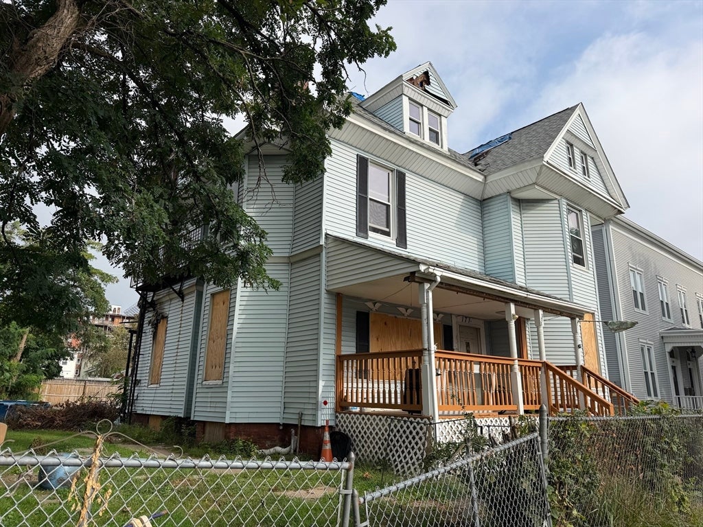 171 Beech St, Holyoke, MA Photo #2