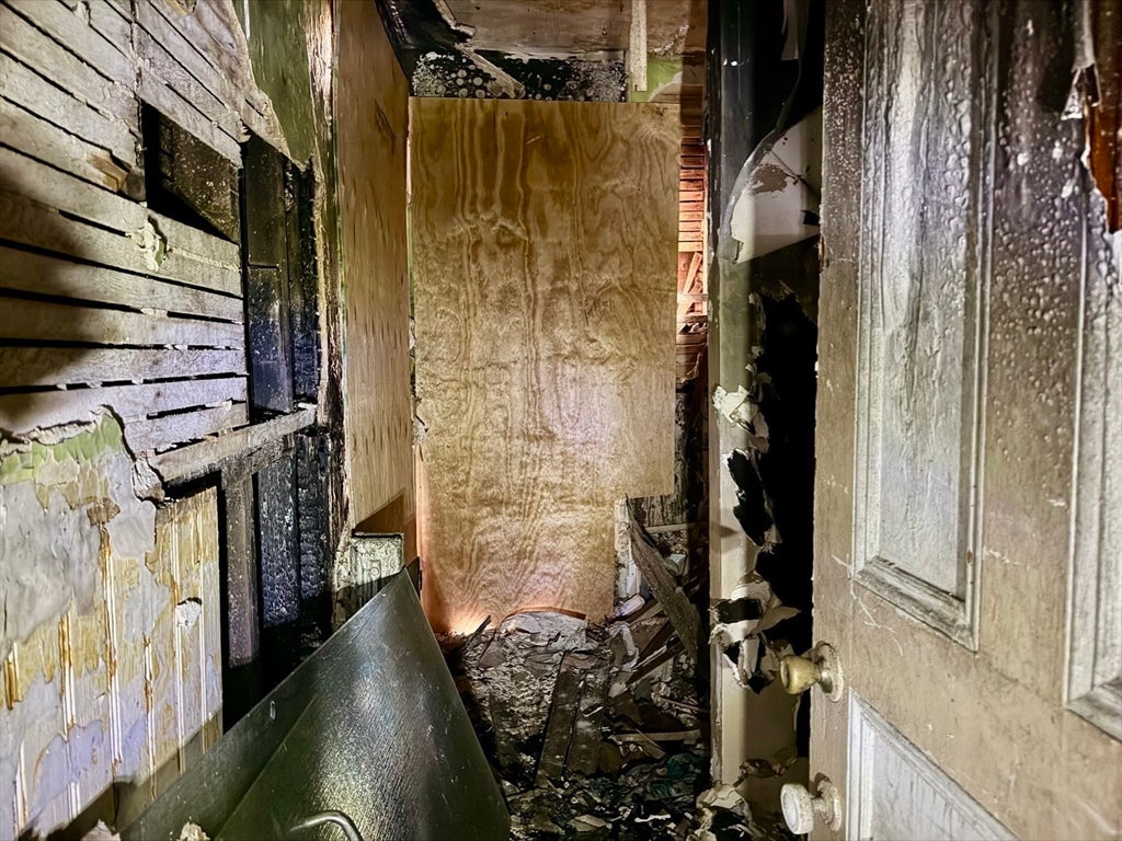 171 Beech St, Holyoke, MA Photo #11