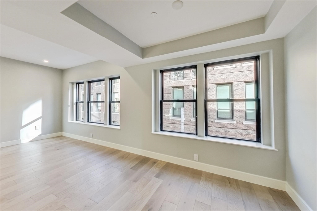 14 N Bennet St 3