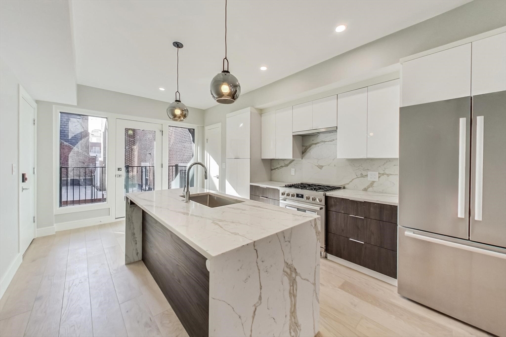 14 N Bennet St 3