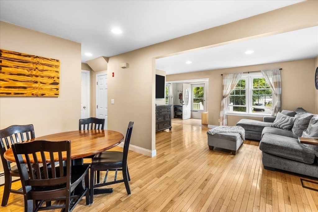 20 Cooks Ln, Bellingham, MA Photo #7