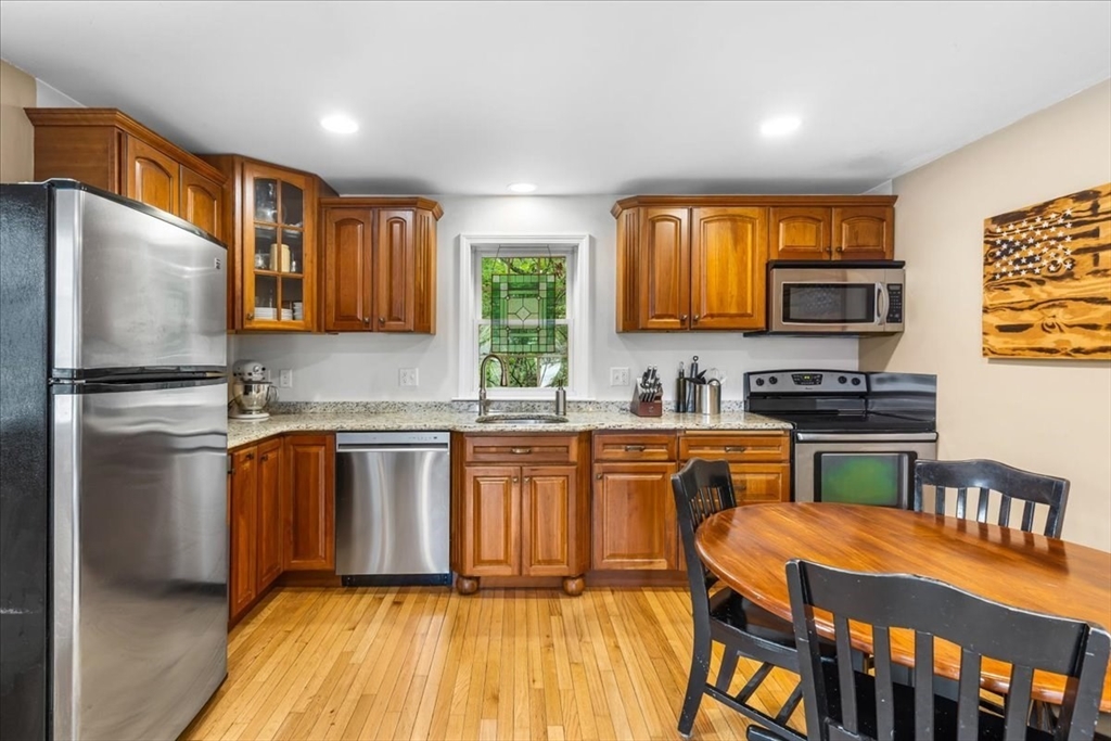 20 Cooks Ln, Bellingham, MA Photo #8