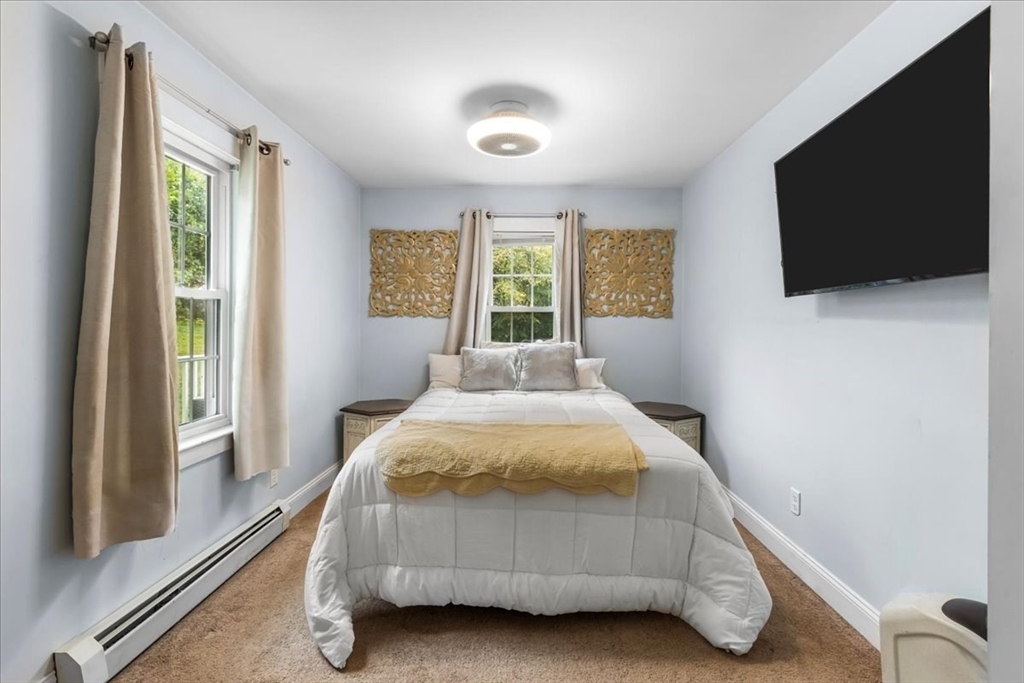 20 Cooks Ln, Bellingham, MA Photo #11