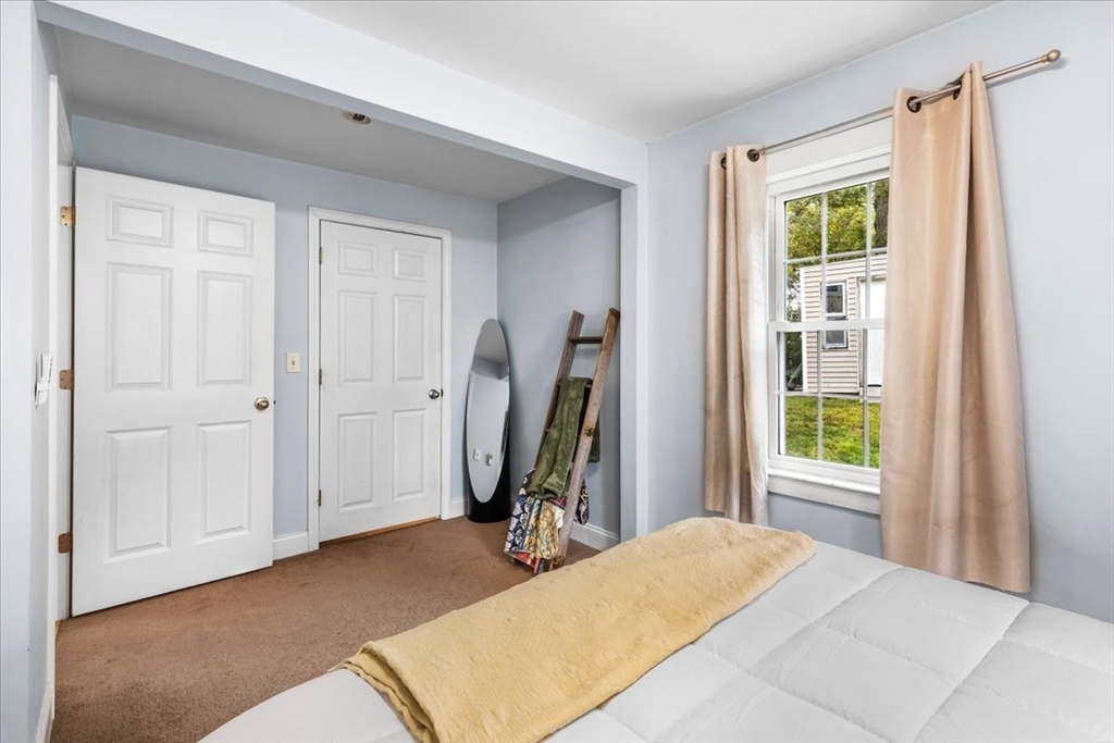 20 Cooks Ln, Bellingham, MA Photo #12