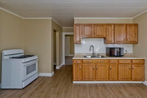 Photo of 1196 Grattan St #3L, Chicopee, MA 01013 (MLS # 73476744)