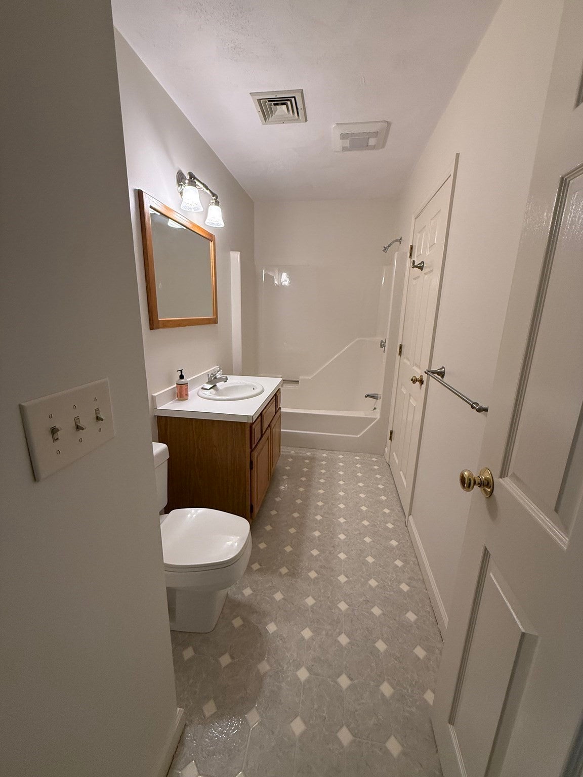 15 Stallbrook Rd #15, Milford, MA, 15 Stallbrook Rd #15, Milford, MA Photo #11