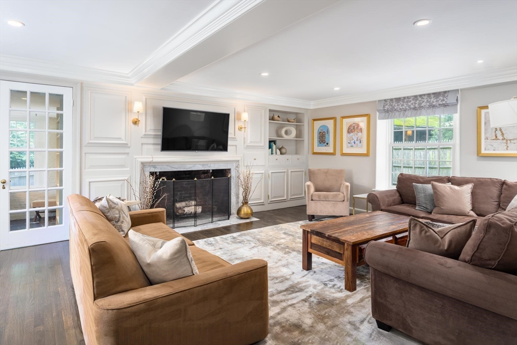 86 Waban Ave