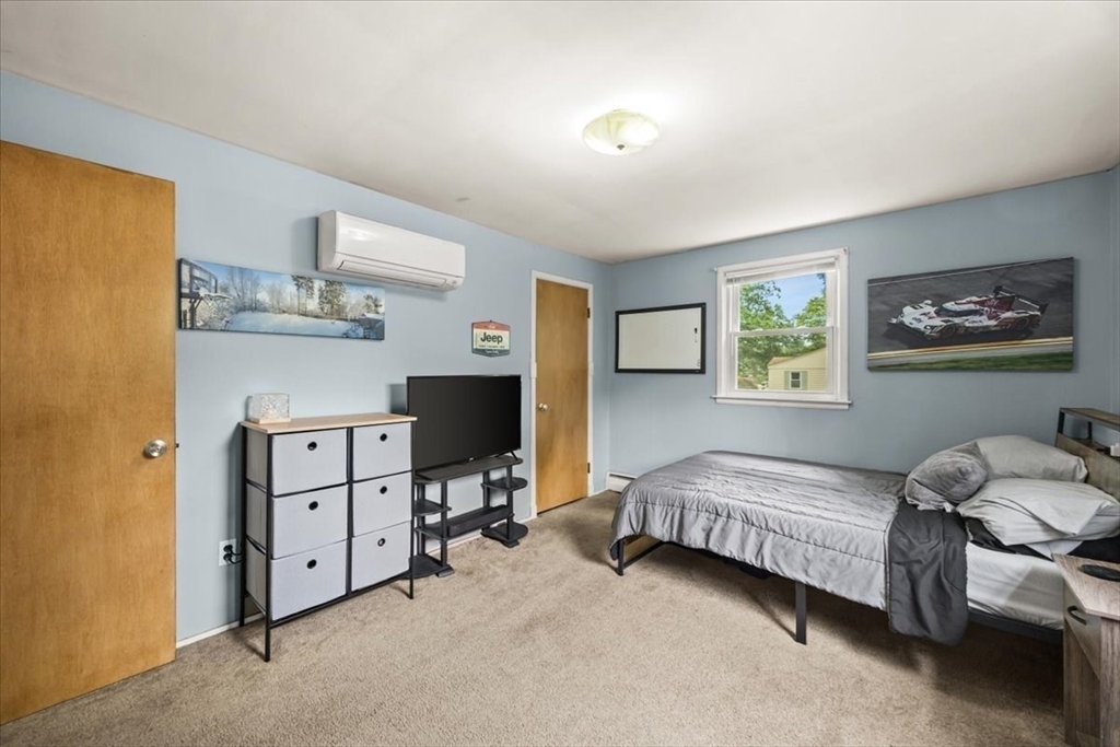 266 W Main St