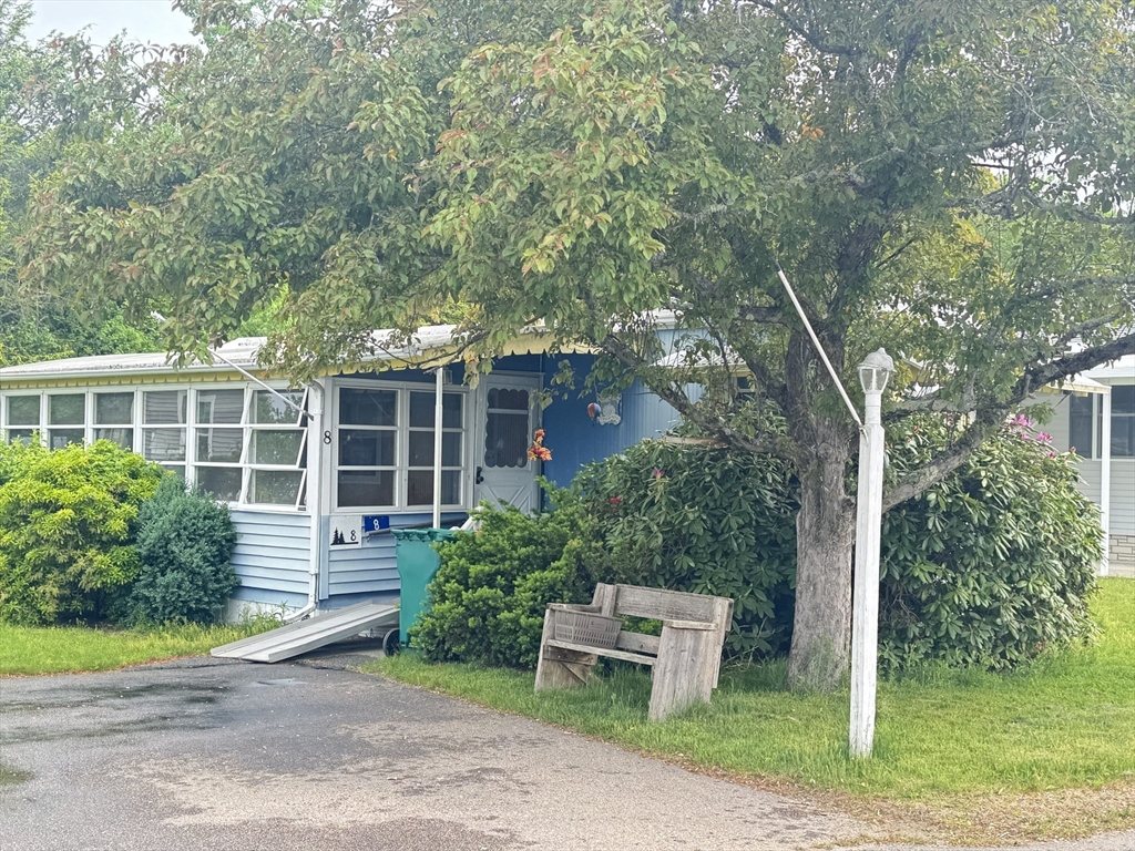 8 Robert Road