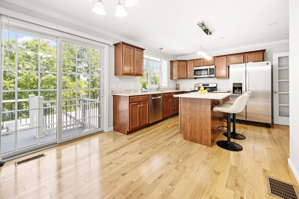 1975 Middlesex St 56