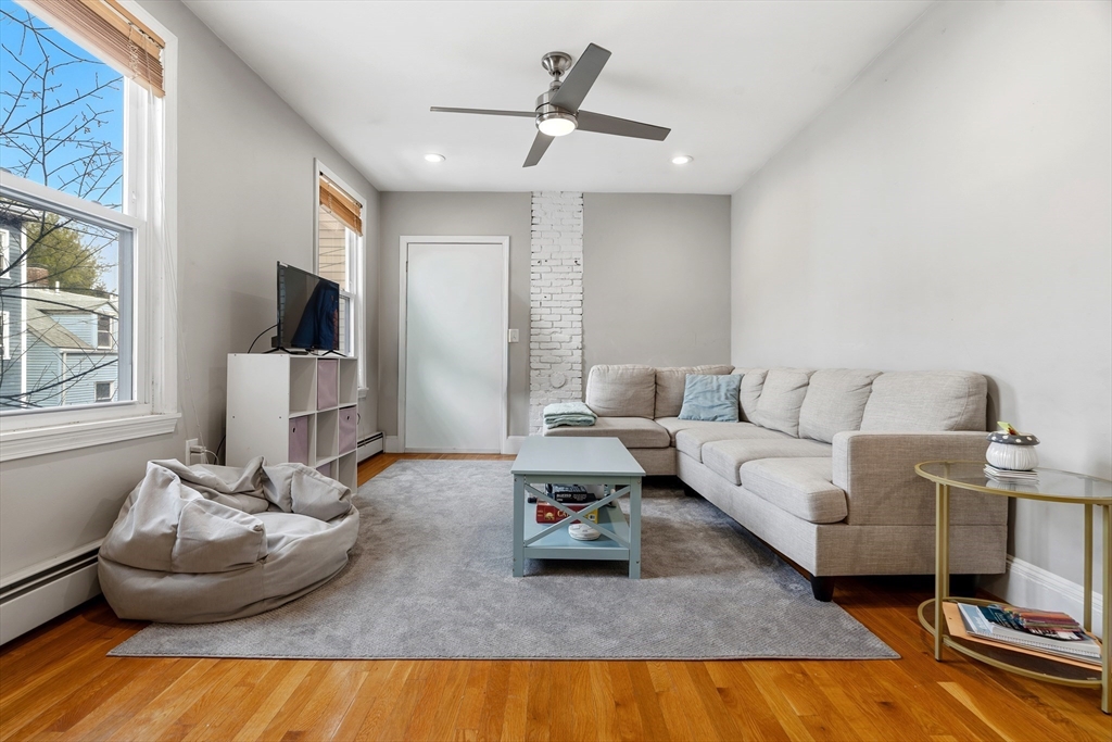 331 E St 2