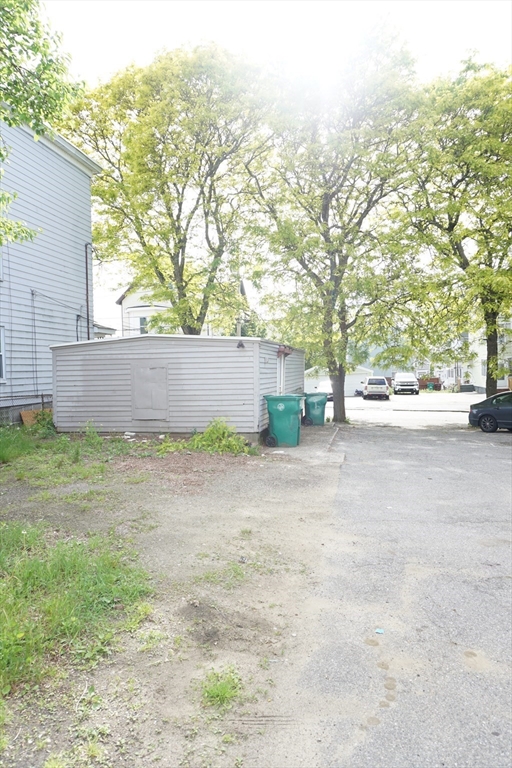 27 Bourne St