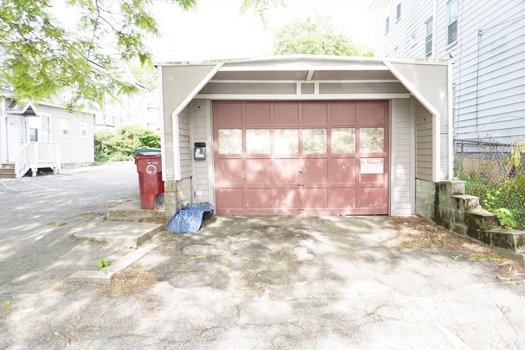 27 Bourne St