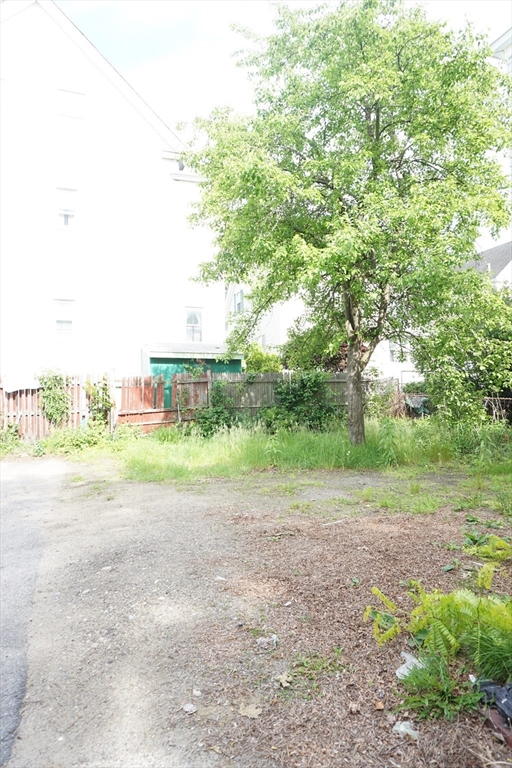 27 Bourne St