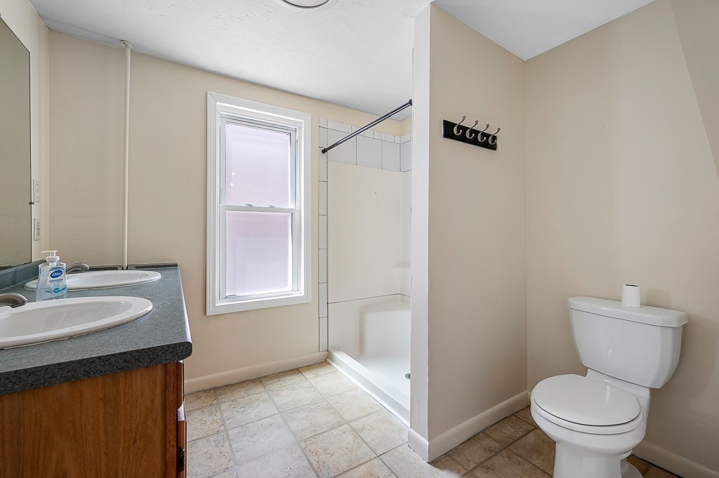 352 Daniels St, Fitchburg, MA Photo #31