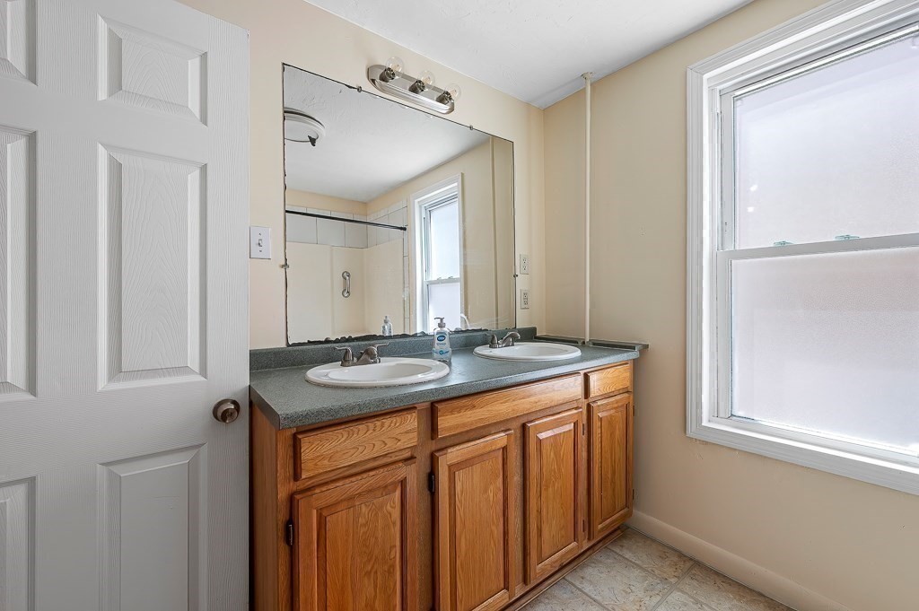 352 Daniels St, Fitchburg, MA Photo #32
