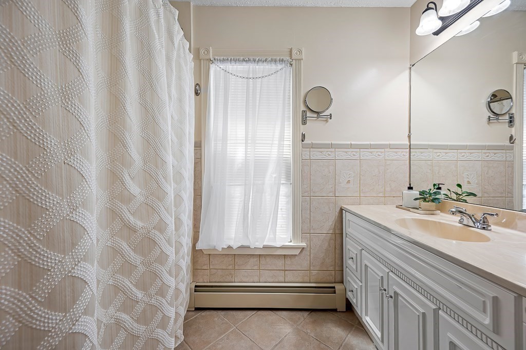 352 Daniels St, Fitchburg, MA Photo #10