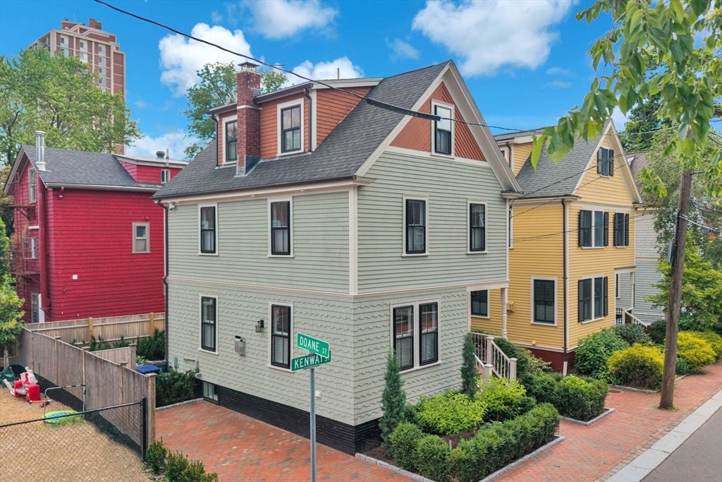 2 Kenway St