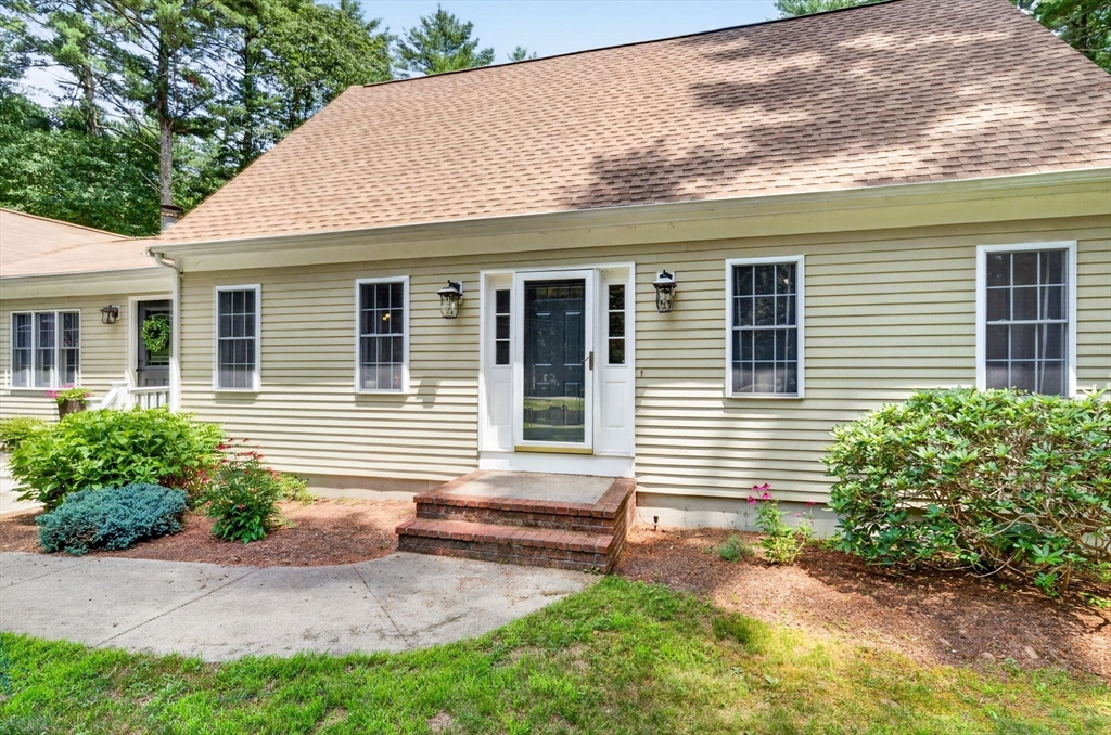 888 Walnut Plain Rd, Rochester, MA Photo #4