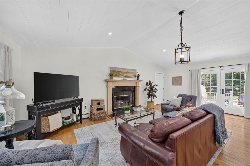 888 Walnut Plain Rd, Rochester, MA Photo #17