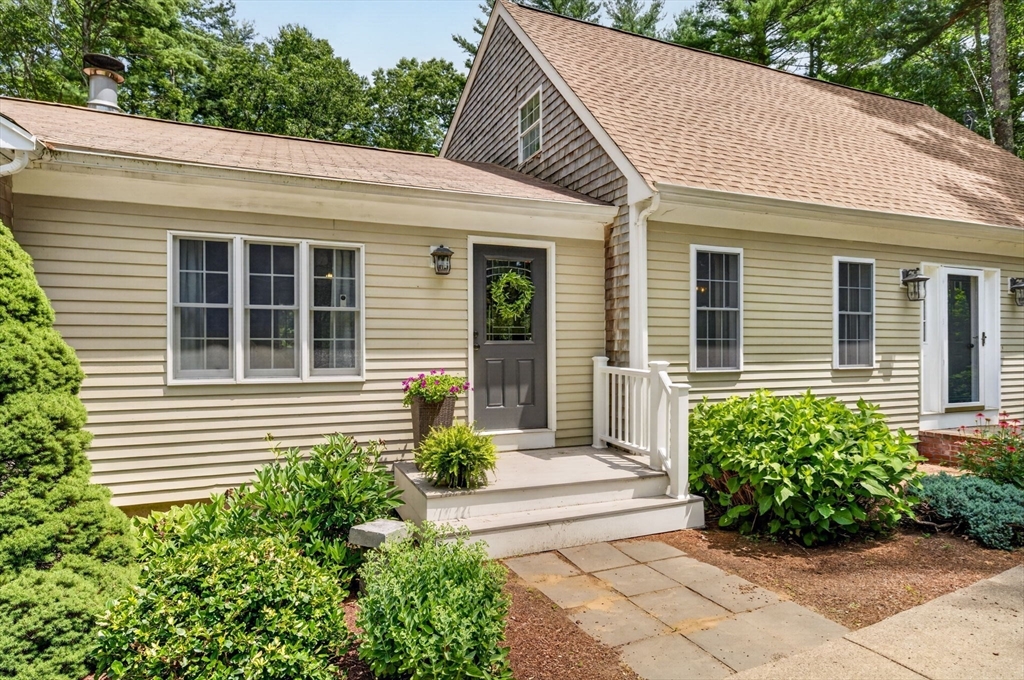 888 Walnut Plain Rd, Rochester, MA Photo #3
