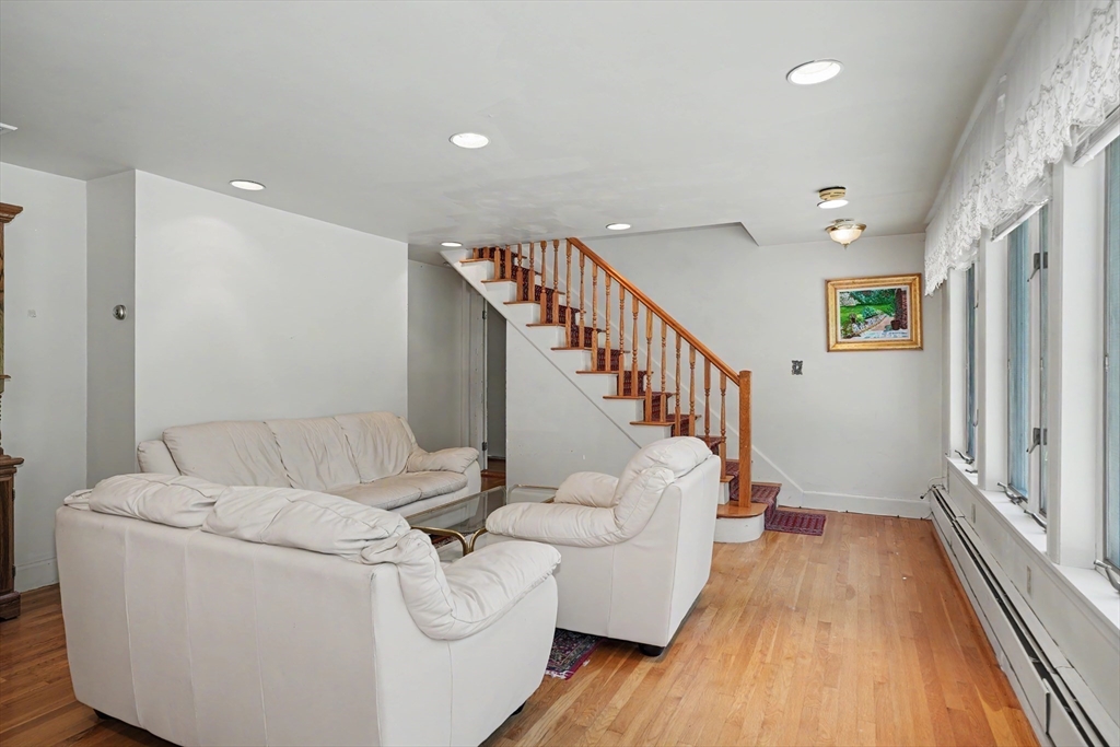 262 Clifton St