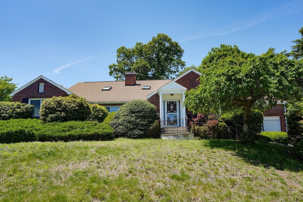 262 Clifton St