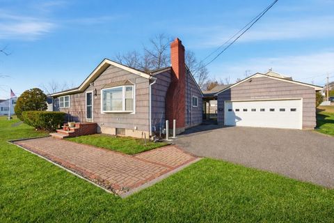 767 Riverside Dr Methuen MA 01844