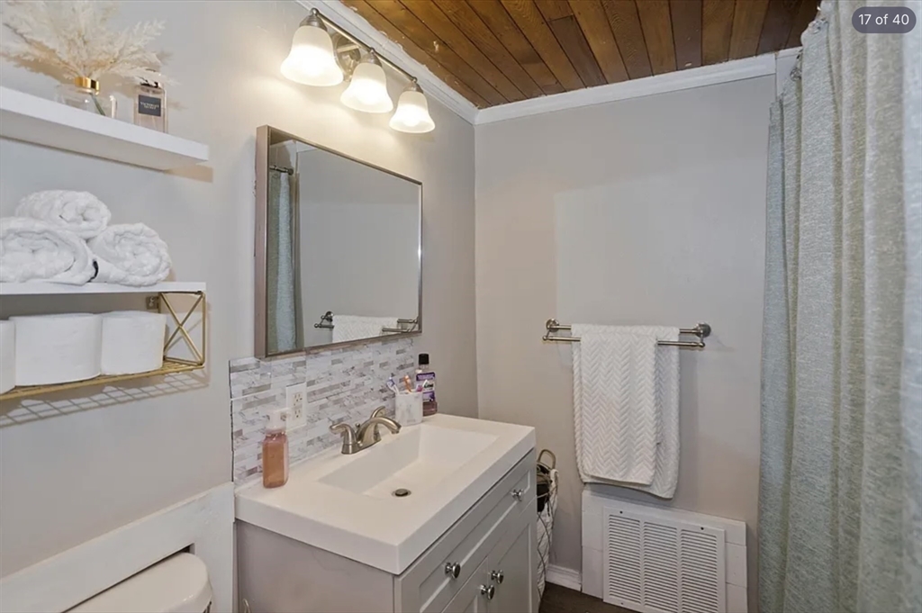 47 Taylor St, Holyoke, MA, 47 Taylor St, Holyoke, MA Photo #17