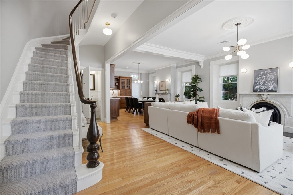 149a Bishop Allen Drive A