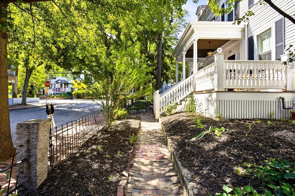149a Bishop Allen Drive A