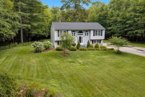 Photo of 3 Laurel St, Hubbardston, MA 01452 (MLS # 73567531)