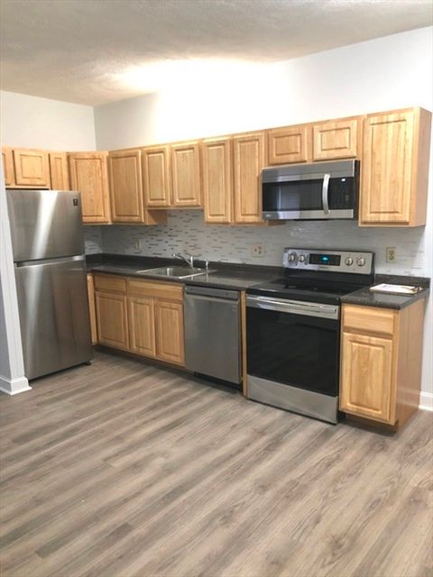 122 Berkshire Street 3(2B) Cambridge MA 02141