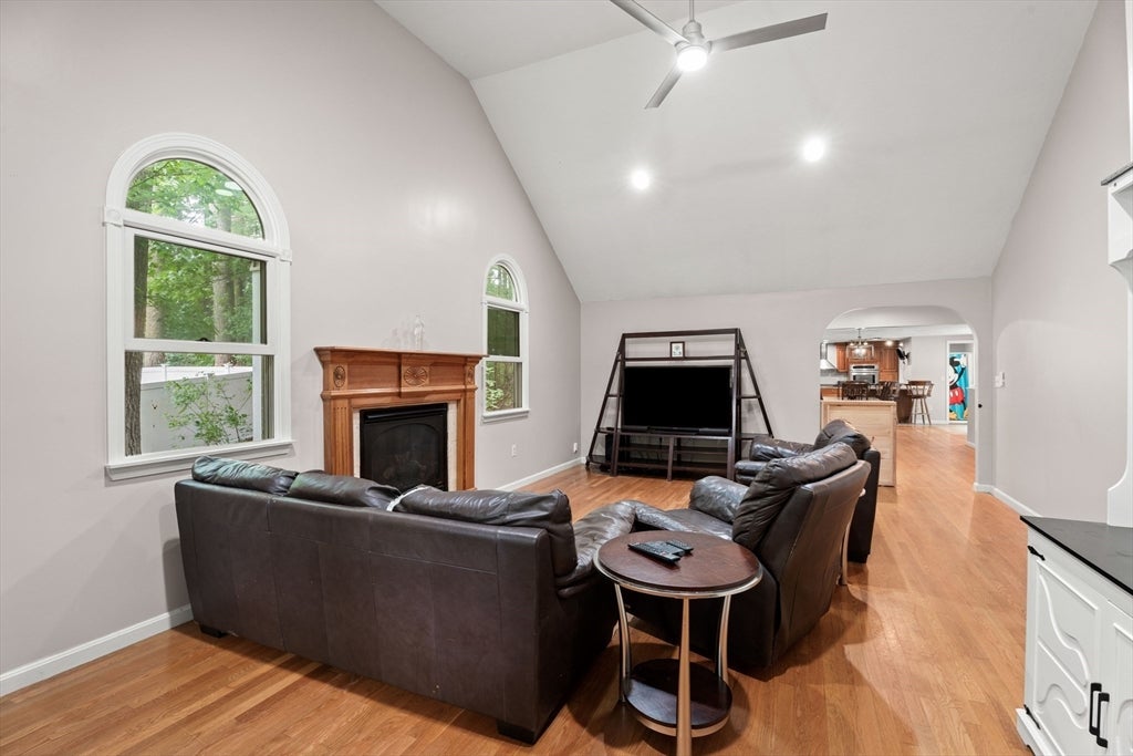 10 Albert ST, Billerica, MA Photo #12