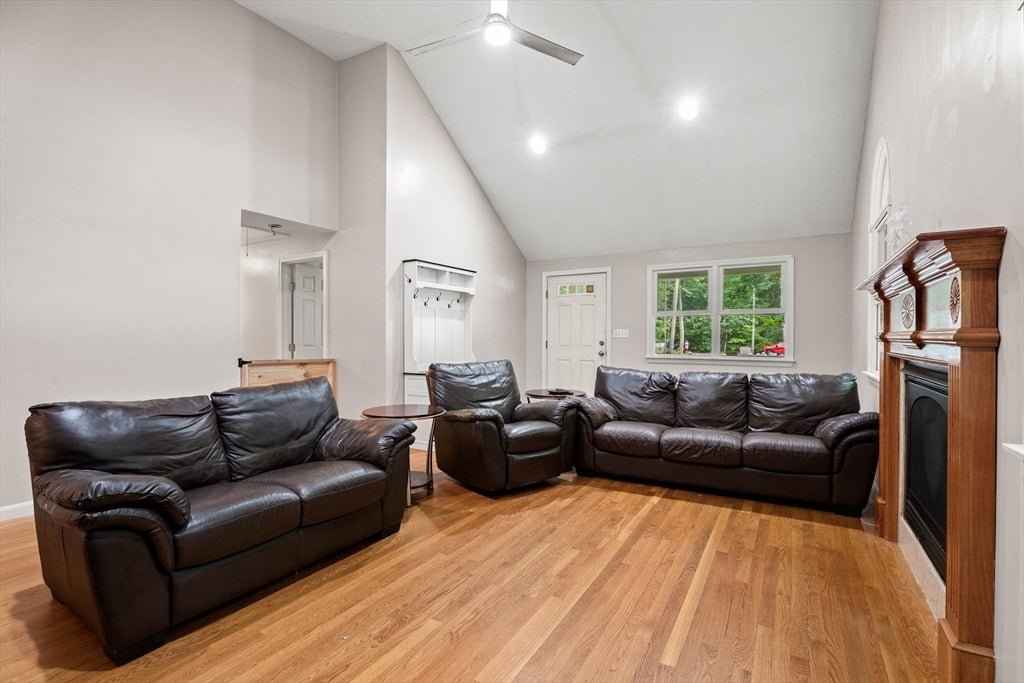 10 Albert ST, Billerica, MA Photo #10
