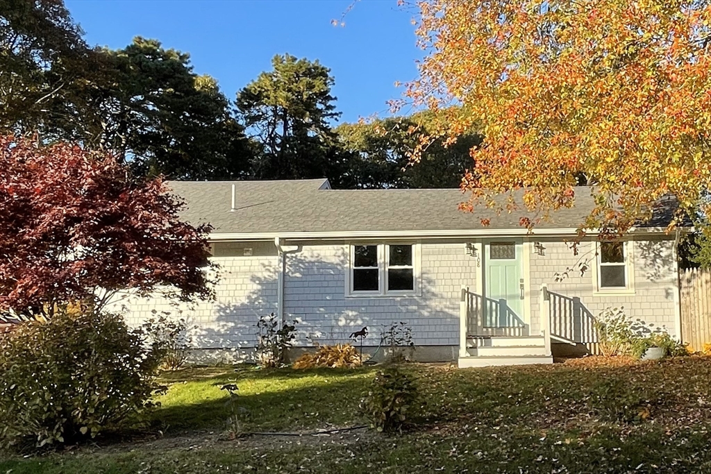108 Lakeside Dr