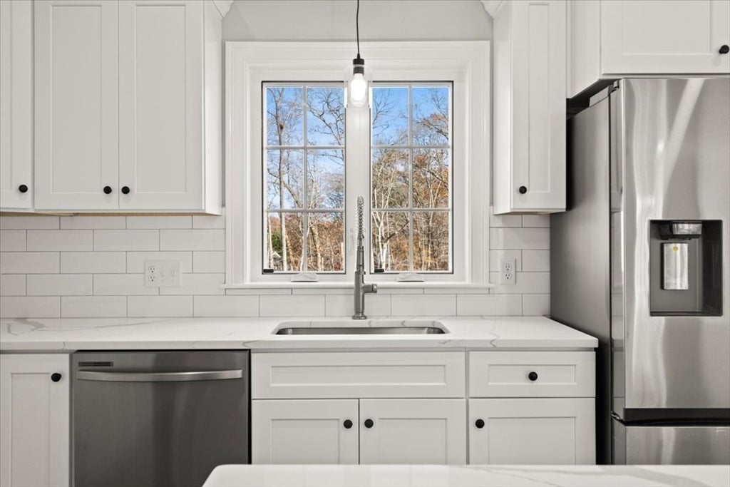 235 Braemoor Rd, Brockton, MA, 235 Braemoor Rd, Brockton, MA Photo #4