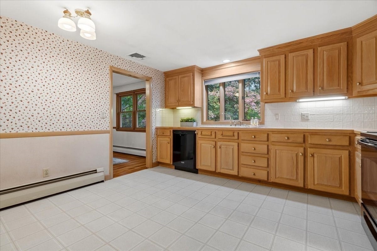 26 Arlington Road, Burlington, MA, 26 Arlington Road, Burlington, MA Photo #9