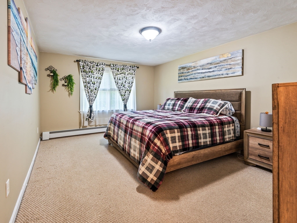 4 Commonwealth Ave, Auburn, MA Photo #35