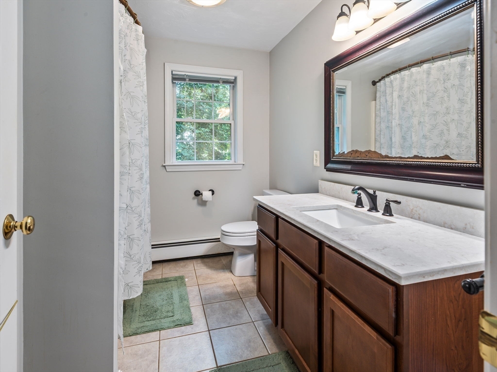 4 Commonwealth Ave, Auburn, MA Photo #33