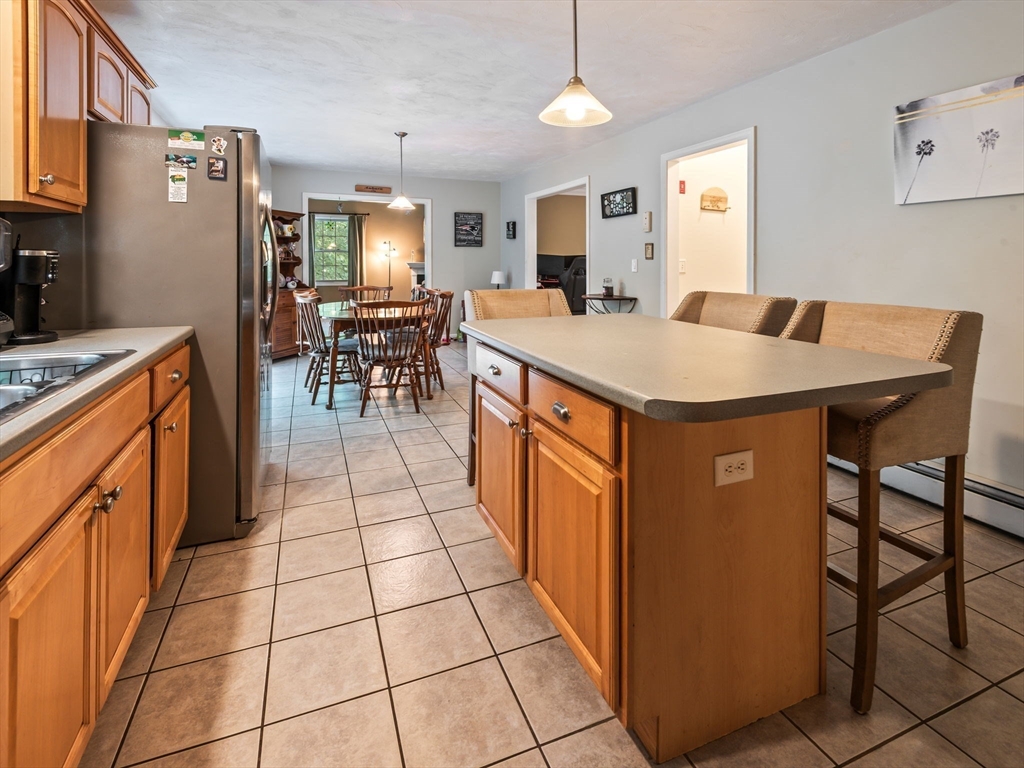4 Commonwealth Ave, Auburn, MA Photo #10