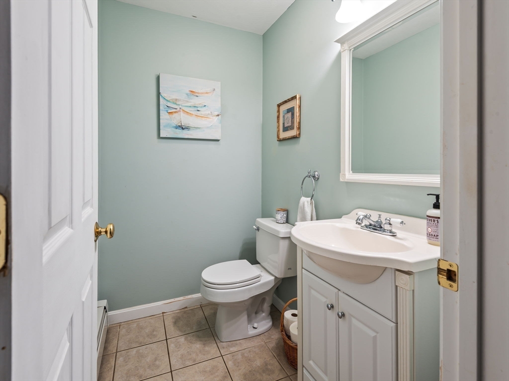 4 Commonwealth Ave, Auburn, MA Photo #15
