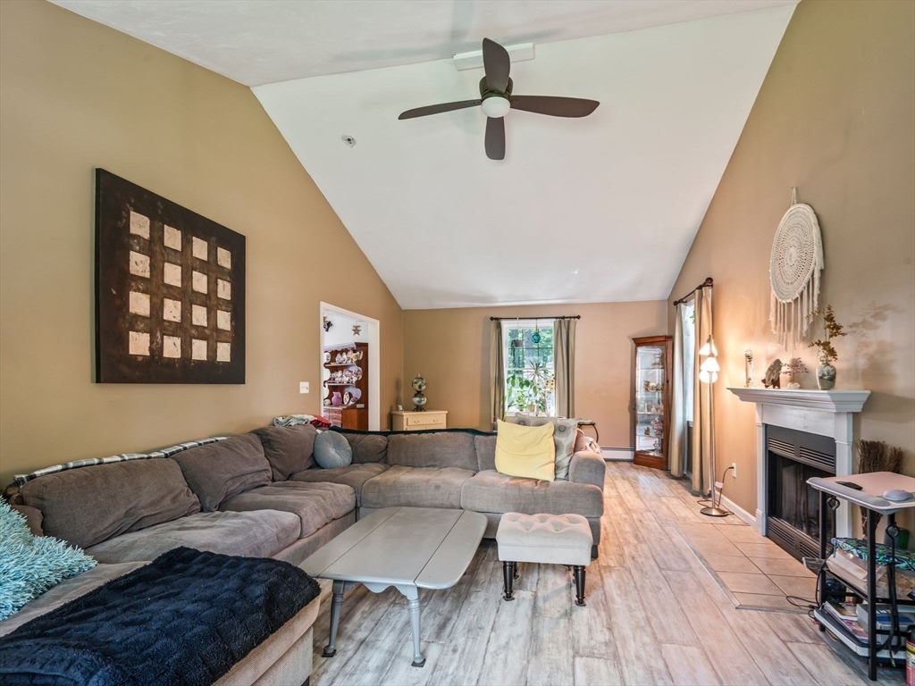 4 Commonwealth Ave, Auburn, MA Photo #22