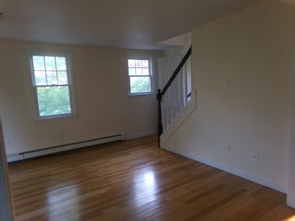 19 Saint Anns Ln