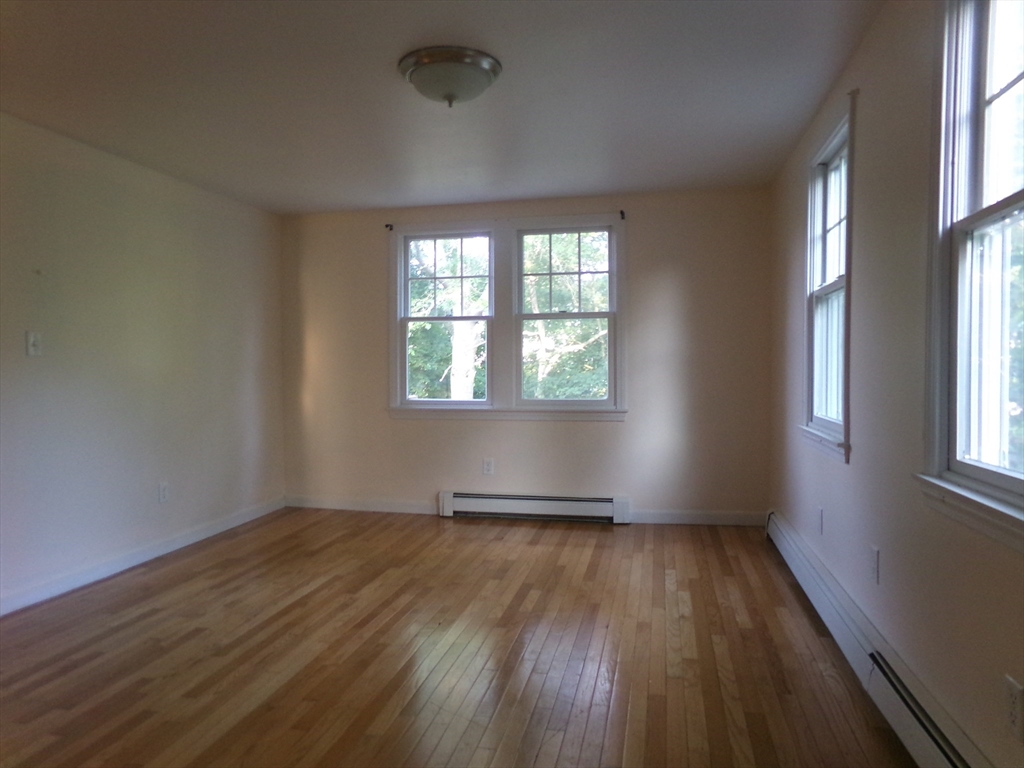 19 Saint Anns Ln