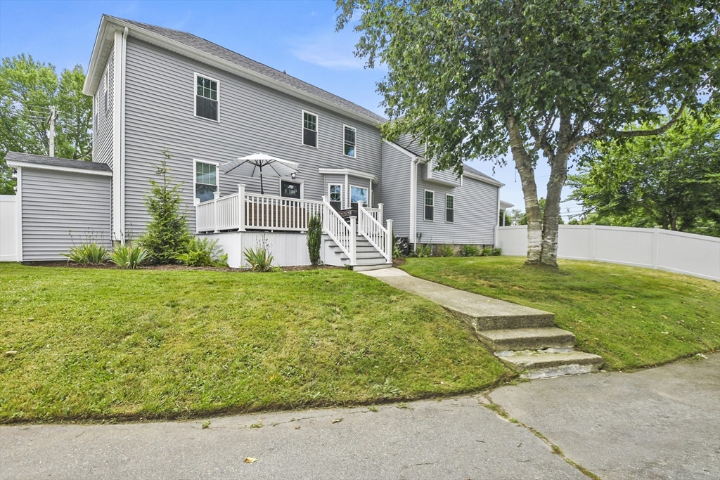 262 Huttleston Avenue
