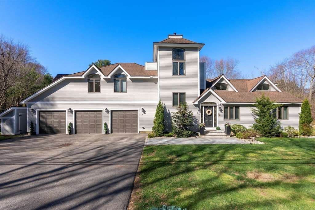 22 Old Cambridge Turnpike