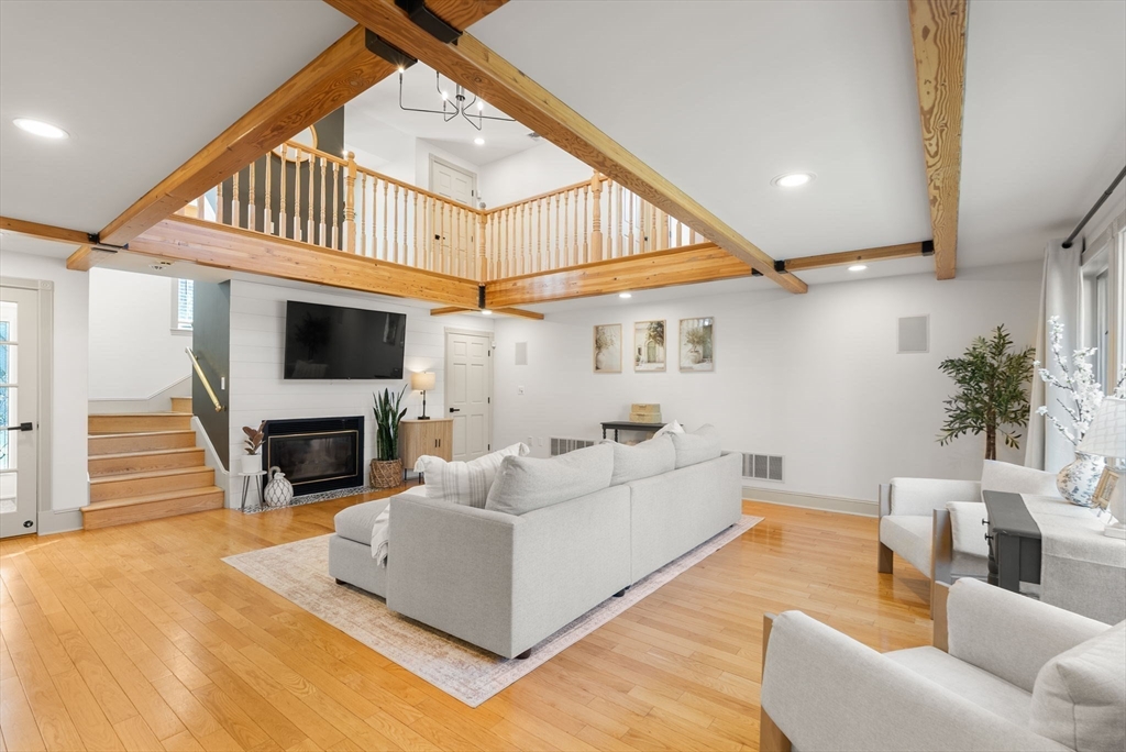 22 Old Cambridge Turnpike